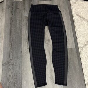 alo yoga - high-waist houndstooth legging NEVER WORN